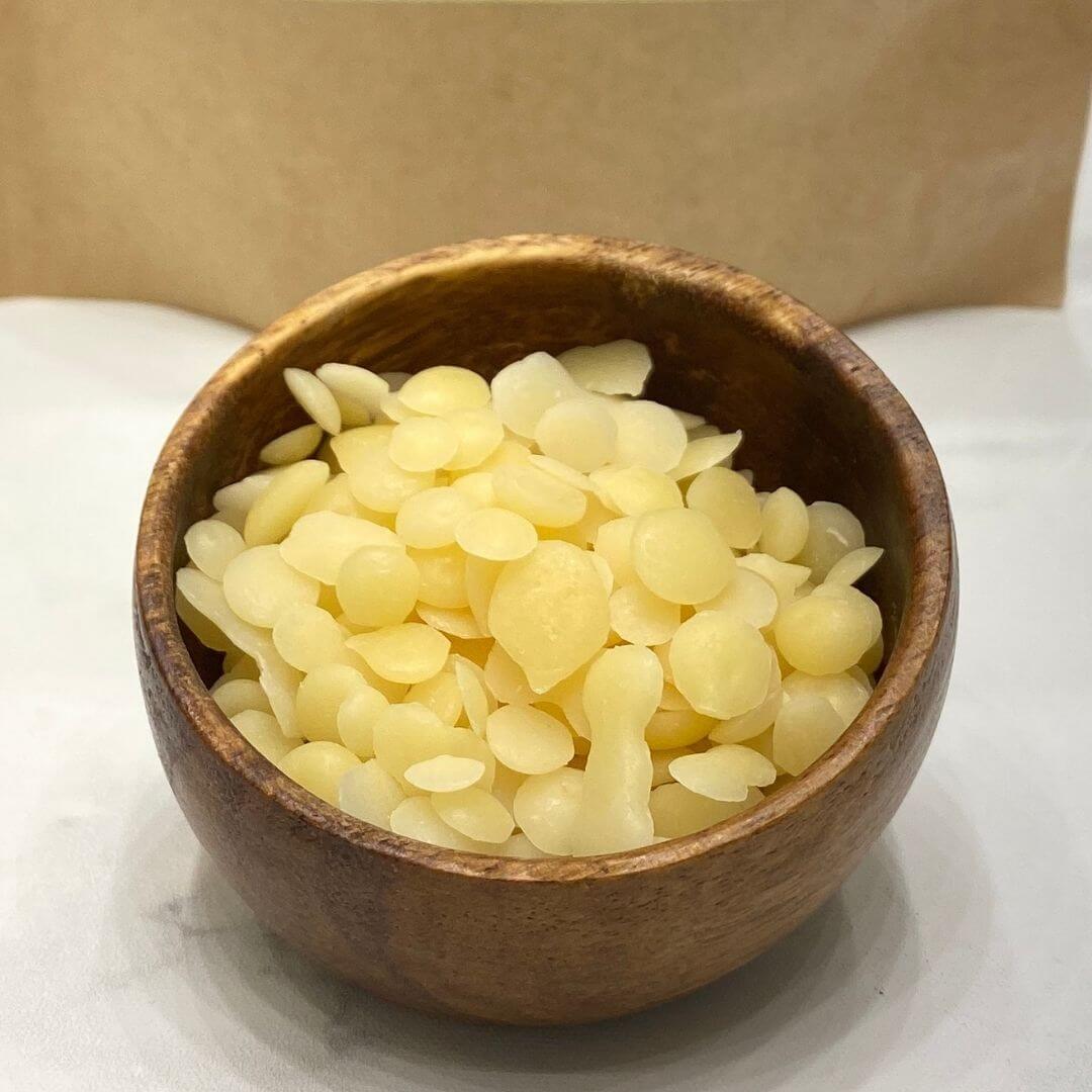 Wuna 3lb Yellow Beeswax Pellets Food Grade Beeswax Triple Filtered Beeswax for Candle Making Beeswax Pastilles for DIY Creams Lotions Lip Balm Soap